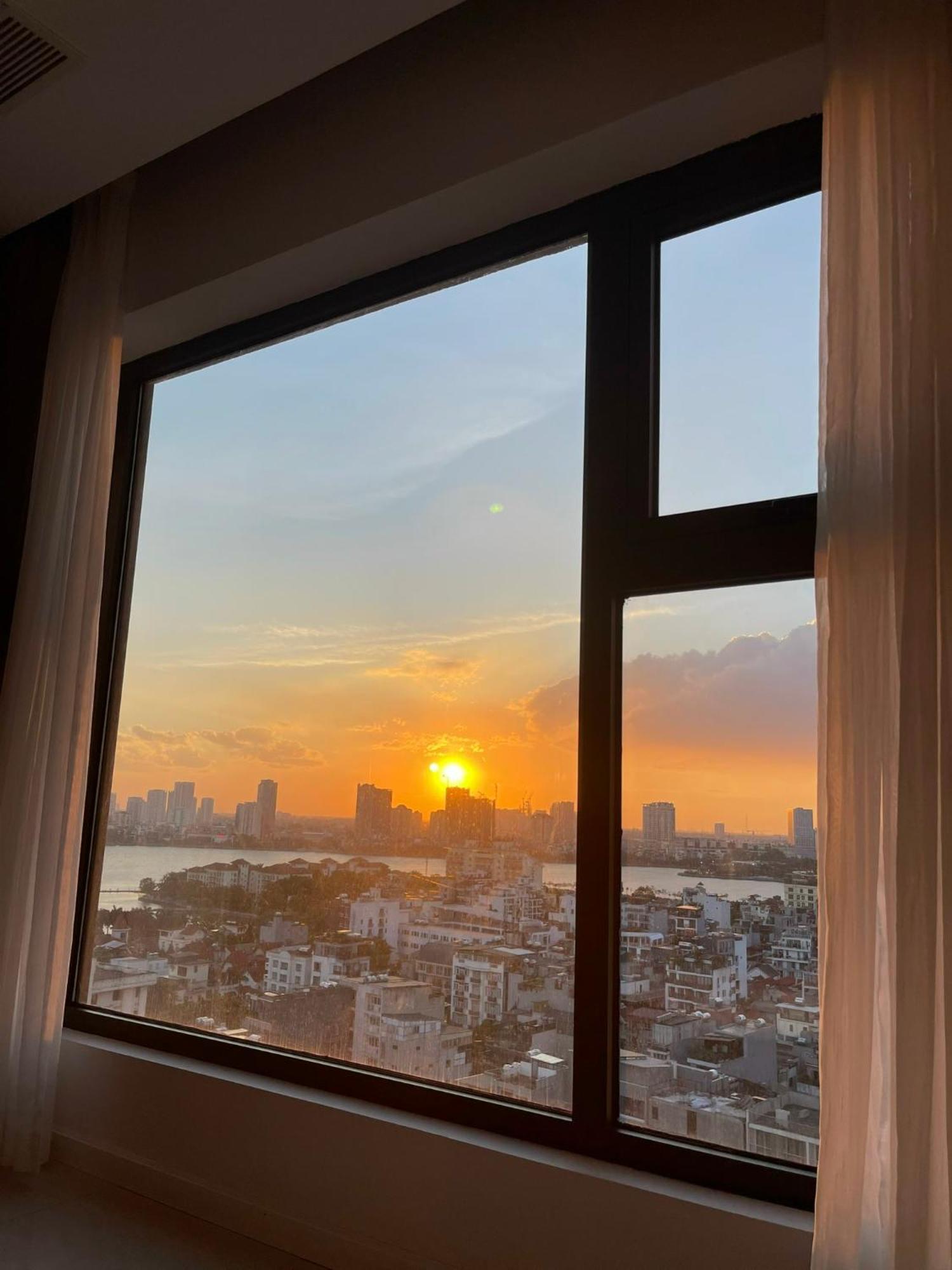 Westlake Homestay Hanoi - D'Le Roi Soleil Екстериор снимка